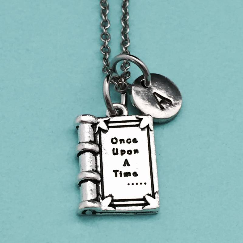 Once Upon A Time Monogramm Halskette, Einmal Einen Charme, Buch Personalisierte Erste Kette von Toodaughters