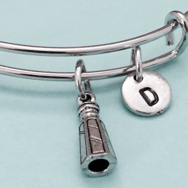 Salzstreuer Armreif, Bettelarmband, Erweiterbare Charm Personalisierte Armband, Erste Monogramm Salzstreuer Armreif, Bettelarmband, Erweiterbare Charm Personalisierte Armband, Erste Monogramm von Toodaughters