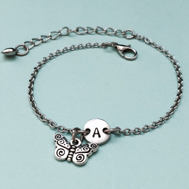 Schmetterling Charm Armband, Charm, Verstellbare Insekt, Personalisiertes Erste Monogramm von Toodaughters