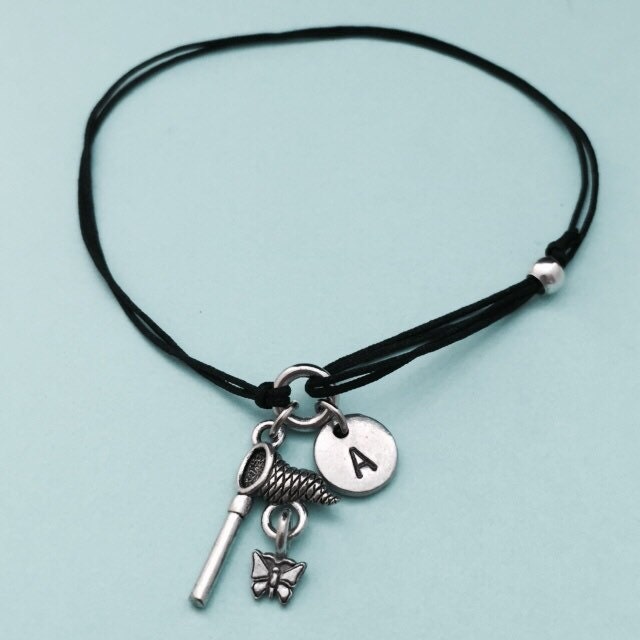 Schmetterling Net Schnur Armband, Bettelarmband Schmetterling, Verstellbare Bettelarmband, Personalisierte Initial, Monogramm von Toodaughters