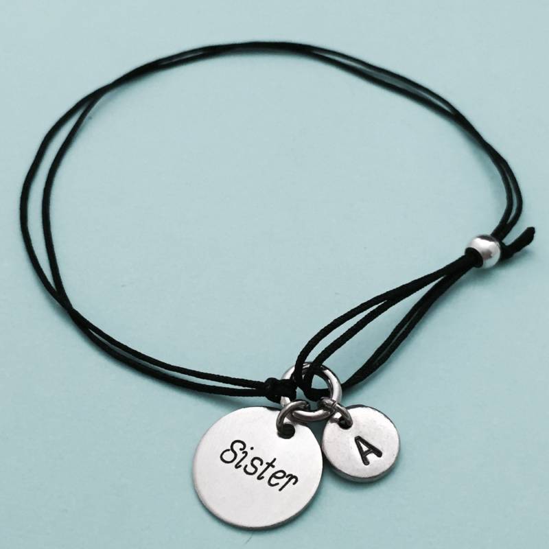 Schwester Schnur Armband, Charm Verstellbare Personalisierte Initial, Monogramm von Toodaughters