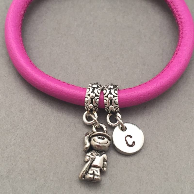 Softball Mädchen Lederarmband, Charm Armband, Leder Personalisierte Erste Monogramm von Toodaughters