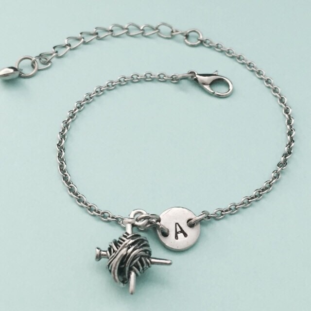 Spool-Thread Bettelarmband, Charme, Verstellbare Armband, Garn, Personalisierte Erste Armband Monogramm von Toodaughters