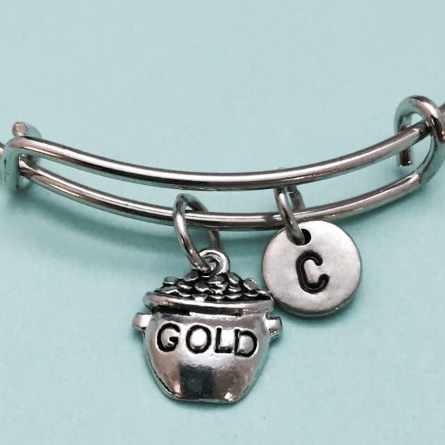 Topf Mit Gold Armreif, Voll Bettelarmband, Erweiterbare Charm Personalisierte Armband, Erste Armband Monogramm von Toodaughters