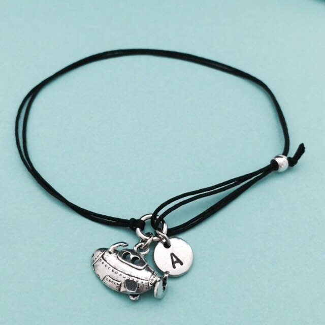 U-Boot-Schnur Armband, U-Boot-Bettelarmband, Verstellbare Bettelarmband, Personalisierte Erste Monogramm von Toodaughters