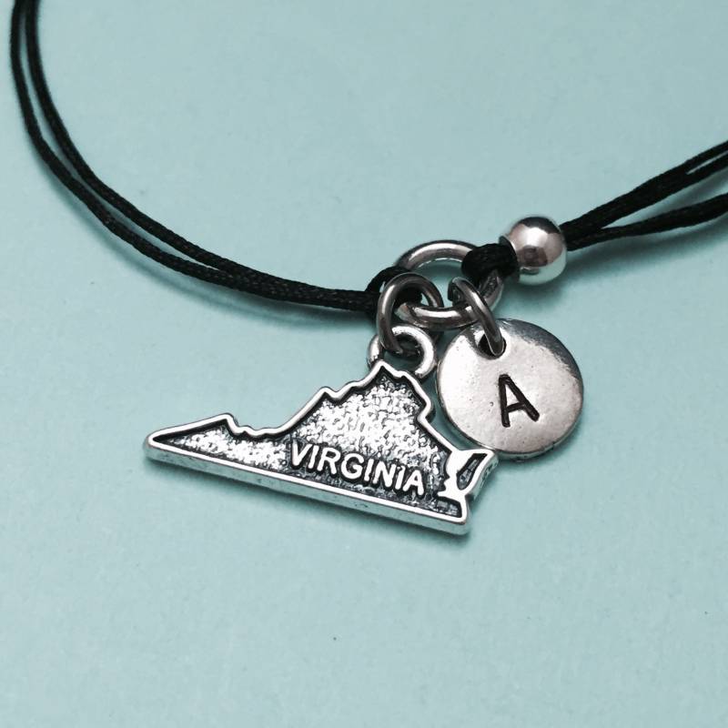 Virginia Armband, Bettelarmband, Verstellbare Personalisierte Monogramm von Toodaughters