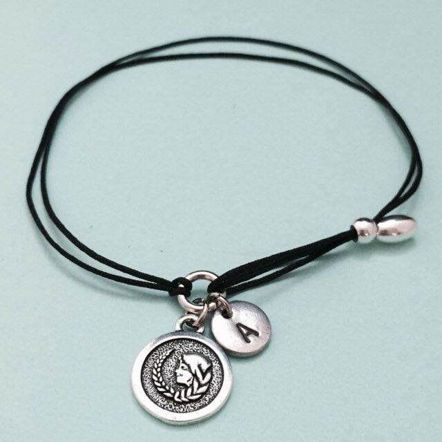 Virgo Schnur Armband, Bettelarmband Jungfrau, Verstellbare Bettelarmband, Personalisierte Erste Monogramm von Toodaughters