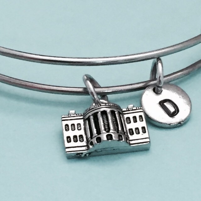 Whitehouse Armreif, Bettelarmband, Erweiterbare Charm Armband, Personalisiertes Anfängliche Monogramm von Toodaughters