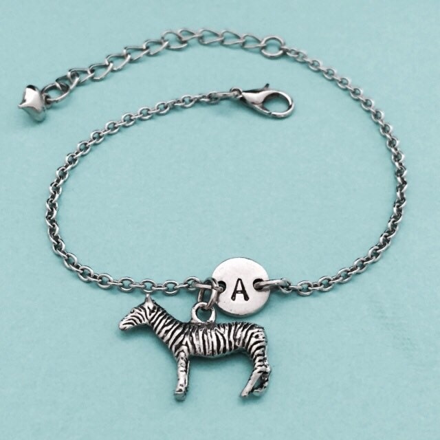 Zebra Charm Armband, Charme, Verstellbare Tier, Personalisierte Erste Monogramm von Toodaughters