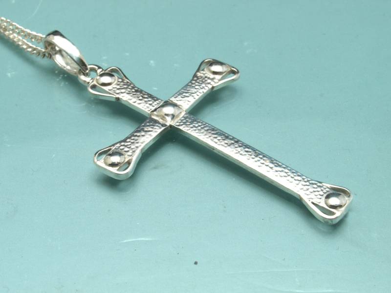 Handgemachtes Silberkreuz von Toogoodtomelt