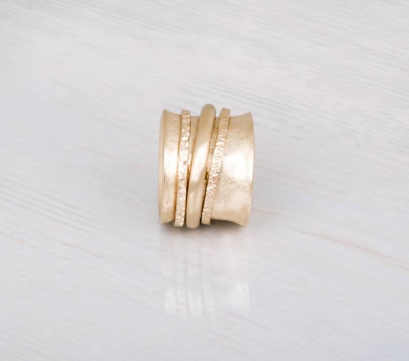14K Gold Spinner Ring, Drehring, Breiter Schwerer Dicker Boho Chunky Meditationsring, Damenring von ToolisJewelry