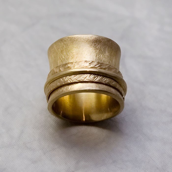 Gold Spinner Ring, Rose Breiter Boho Goldring Großer Dicker Hoher Größe 6 7 8 von ToolisJewelry