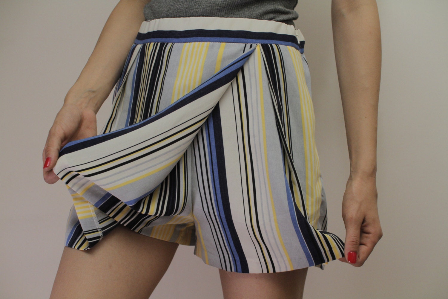 Riemchen Vintage Hose Shorts 2 in 1 Rock/Shorts 90Er Jahre 80Er Eu36 Uk8 von ToooMuchVintage