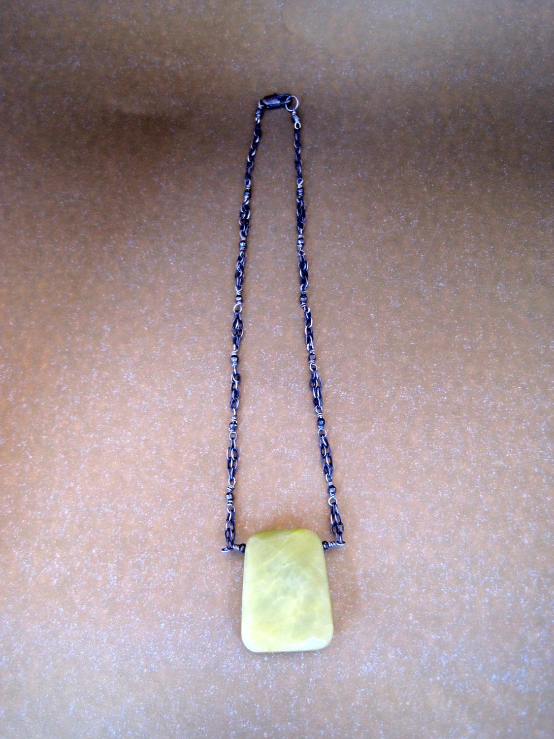 Facettierte Grüne Achathalskette Mit Sterling Silberkette & Pyritperlen Facettierte Grüne Achathalskette Mit Sterling Silberkette & Pyritperlen von ToorockDesigns