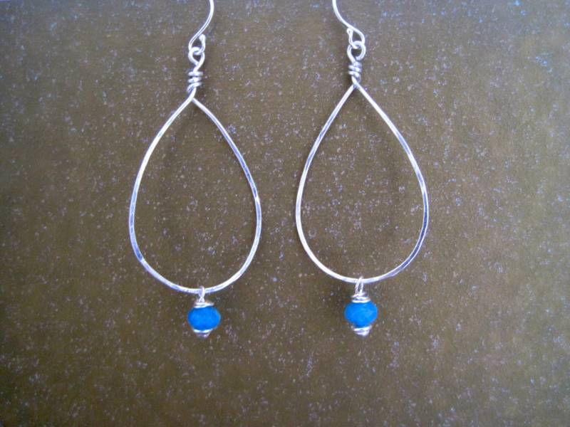 sterling Silber Teardrop Ohrringe Mit Angelite Quarz sterling Silber Teardrop Ohrringe Mit Angelite Quarz von ToorockDesigns