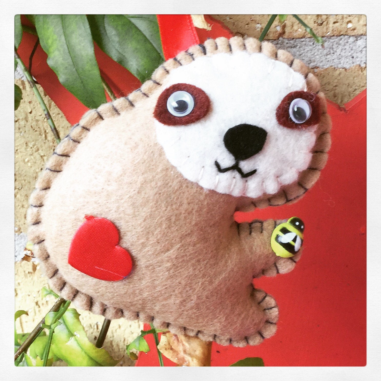 Faultier Schlüsselanhänger Handmade Hängend Filz Mit Stoffherz Auf Dem Boden Accessoire Faultier Schlüsselanhänger Handmade Hängend Filz Mit Stoffherz Auf Dem Boden Accessoire von ToothlessAU