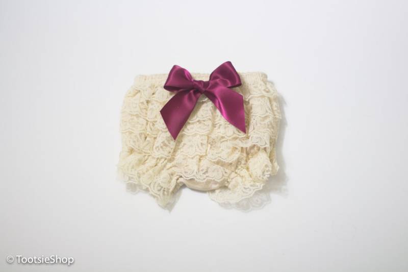 Creme Spitze Rüschen Bloomers, Wählen Sie Schleife Farbe, Newborn - 2T Größe Neugeborenen Foto Prop, Windel Cover, Lace Bloomers von TootsieShop