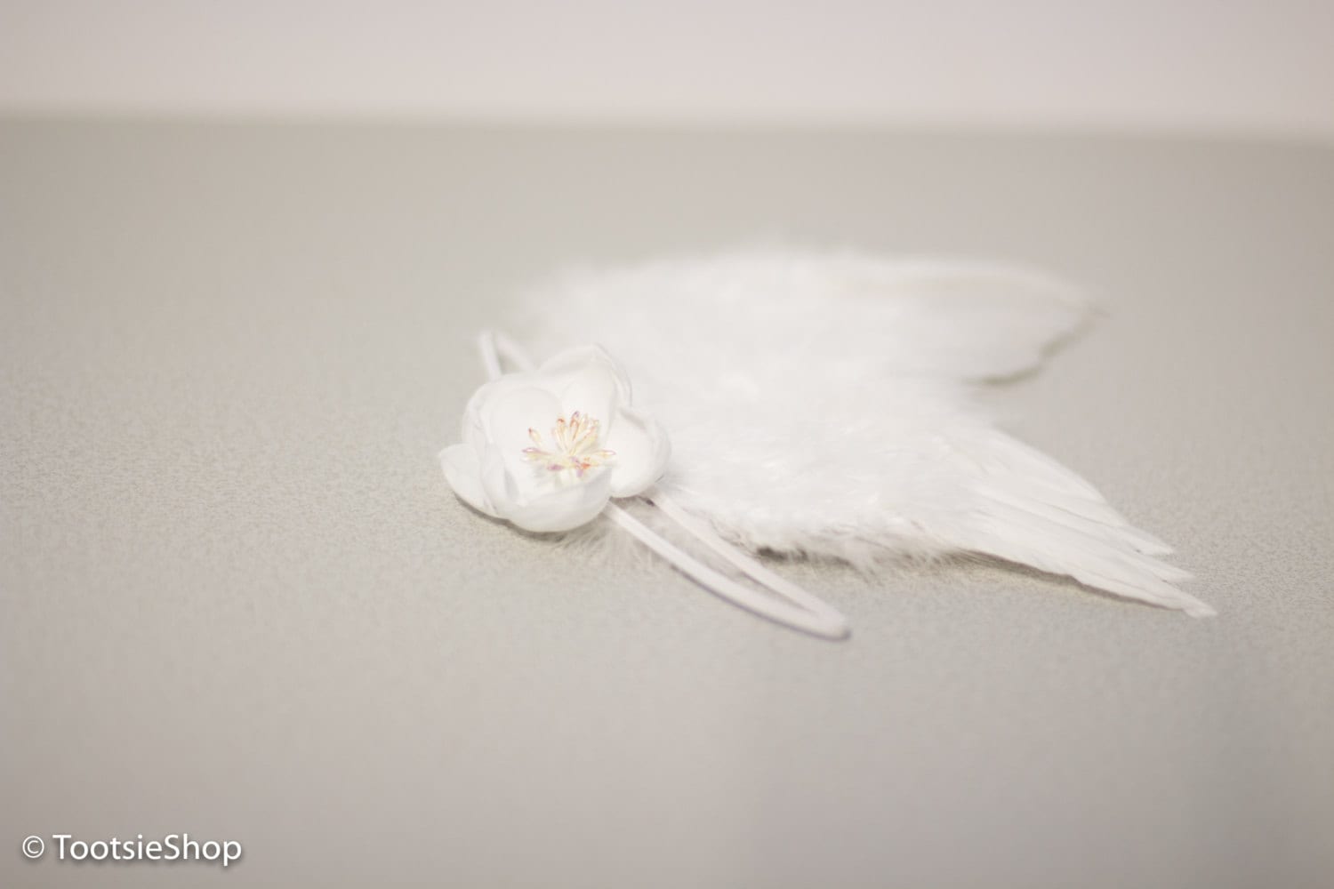 Neugeborenen Feder Flügel Und Stirnband Set, Engel Flügel, Newborn Fotografie Prop, Baby Weiße Blume Stirnband, Weiß Foto Set von TootsieShop