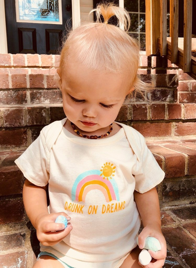 Drunk On Dreams T-Shirt - Baby Mädchen Kleidung Regenbogen Shirt Boho Süßes Shower Geschenk Für Sie von TopKnotGoods