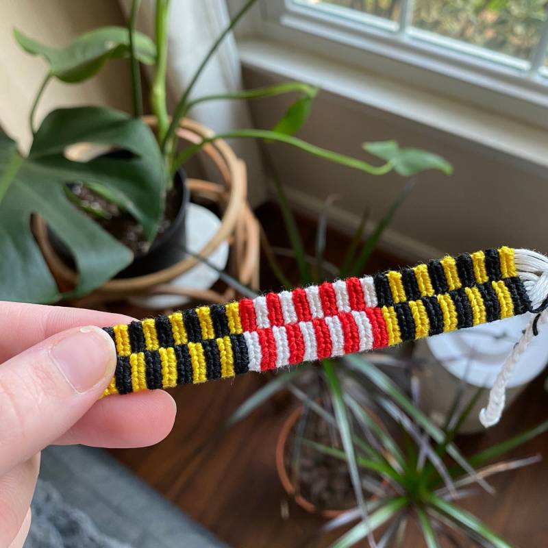 Maryland Flagge Freundschafts Armband // Handgewebt Lesezeichen von TopNotchBracelet
