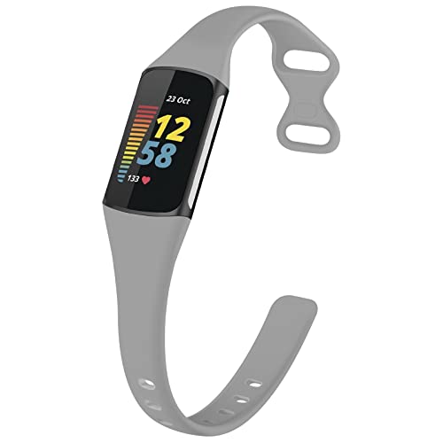 TopPerfekt Schlanke Armbänder kompatibel mit Fitbit Charge 5 Damen Herren, verstellbares weiches Silikon Sport Ersatz Uhrenarmband Armbänder Armband für Charge 5 (grau) von TopPerfekt