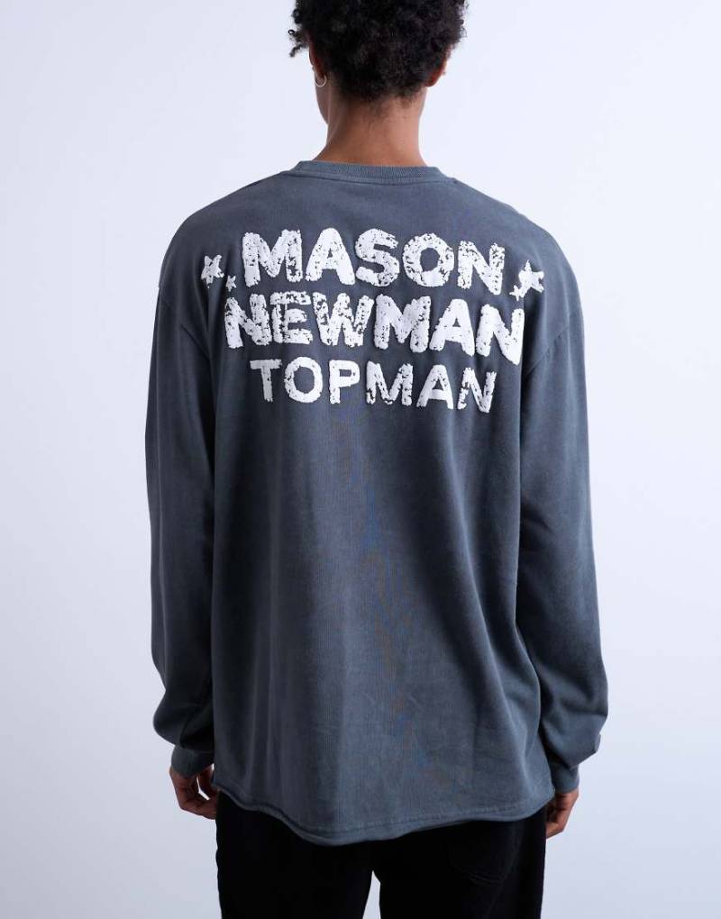 Mason Newman x Topman - Langärmliges Relaxed-Fit-T-Shirt in verwaschenem Schwarz mit Cowboystiefel-Print vorne und Print am Rücken von Topman