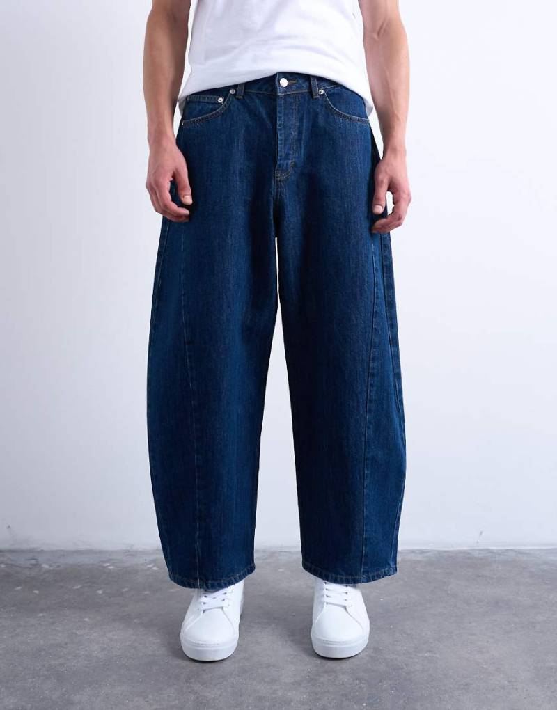 Topman - Barrel-Leg-Jeans aus festem Denim in dunkler Waschung-Blau von Topman