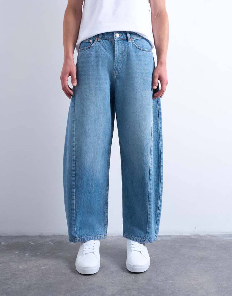 Topman - Barrel-Leg-Jeans aus festem Denim in mittlerer Waschung-Blau von Topman