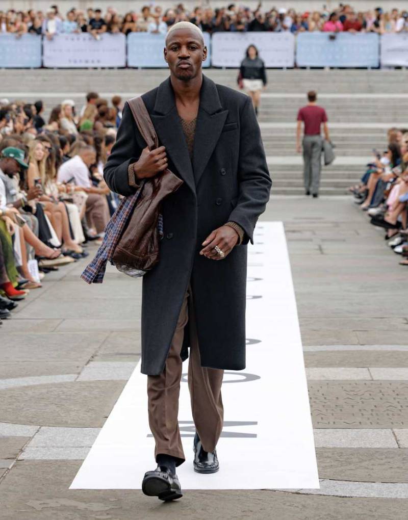 Topman - Elegante Twill-Hose in Schokobraun mit weitem Bein und Gürtel-Brown von Topman