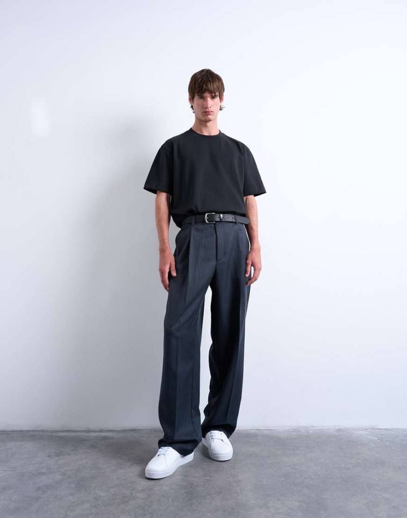 Topman - Gestreifte Hose in Grau mit Bundfalten und weitem Bein von Topman
