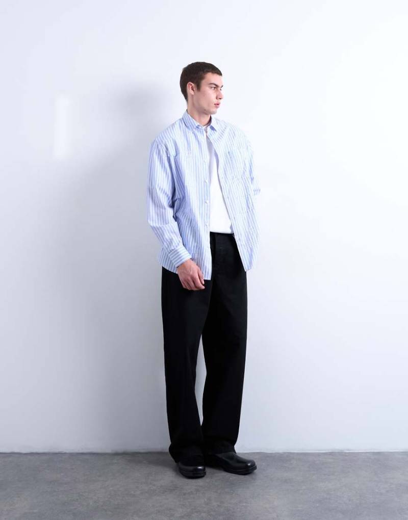 Topman - Gestreiftes Oversize-Hemd in Blau mit durchgehender abgenutzter Optik von Topman