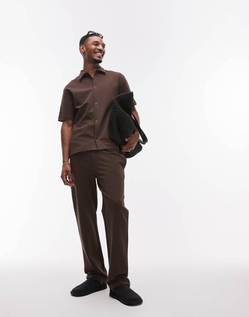 Topman - Hochwertige Jogginghose aus Interlock in Braun mit geradem Schnitt von Topman