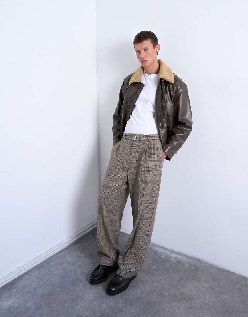 Topman - Hose in Braun mit Hahnentrittmuster, Gürtel und weitem Bein-Brown von Topman
