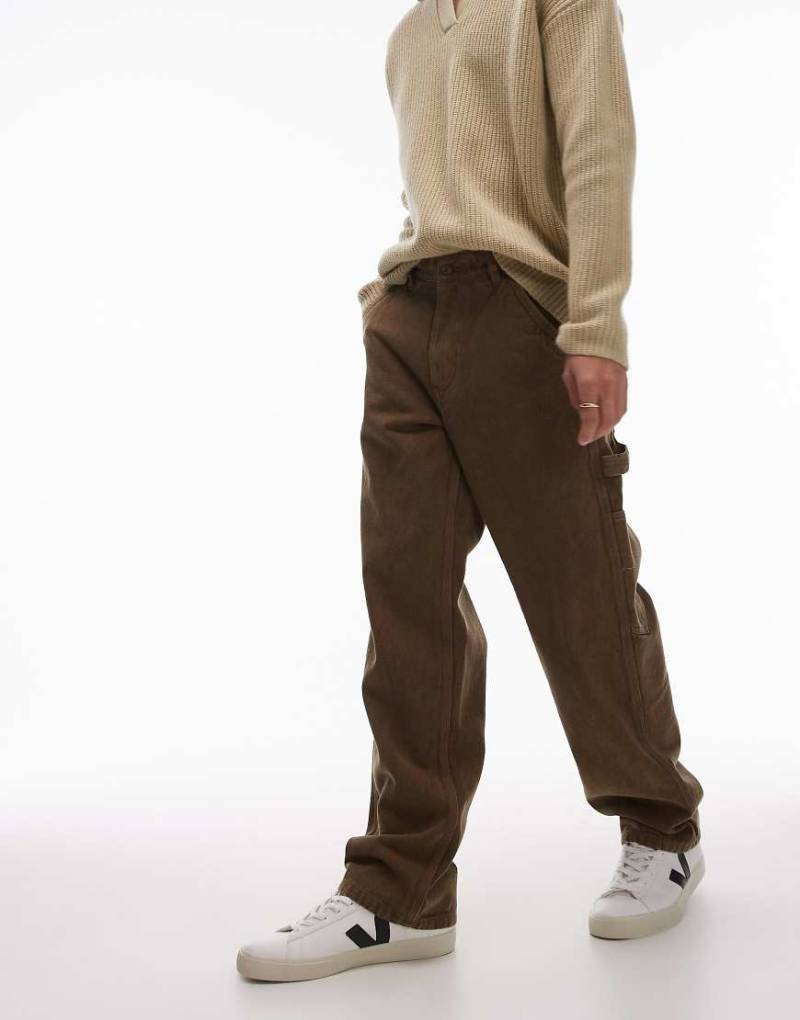 Topman - Hose in brauner Acid-Waschung mit geradem Schnitt von Topman