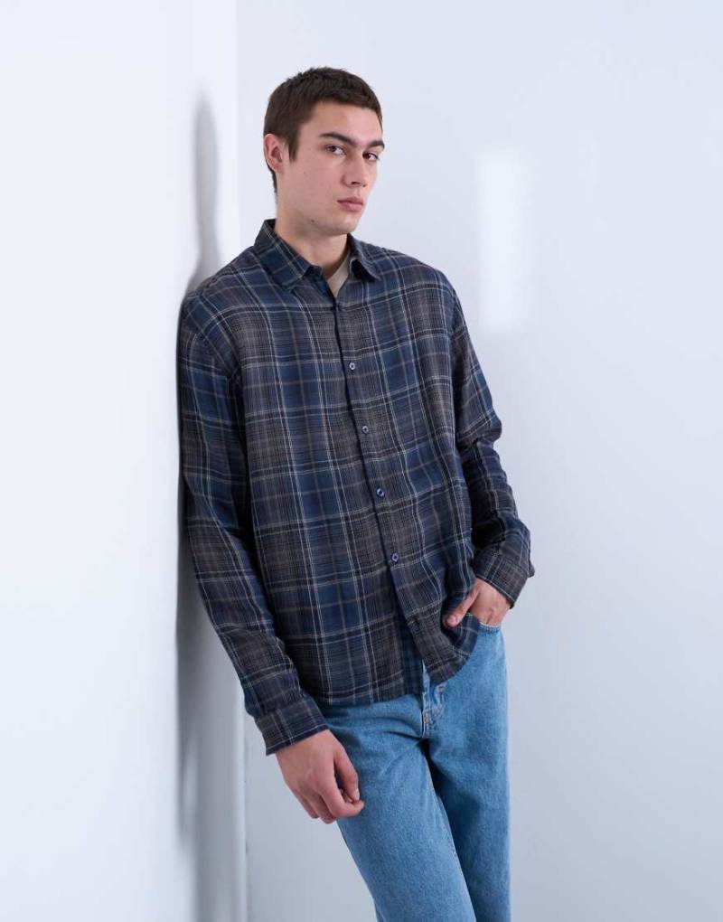 Topman - Kariertes Regular-Fit-Hemd in Marineblau aus transparentem Stoff von Topman