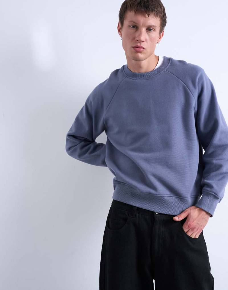 Topman - Kastiges Sweatshirt in Mittelblau mit Raglanärmeln von Topman