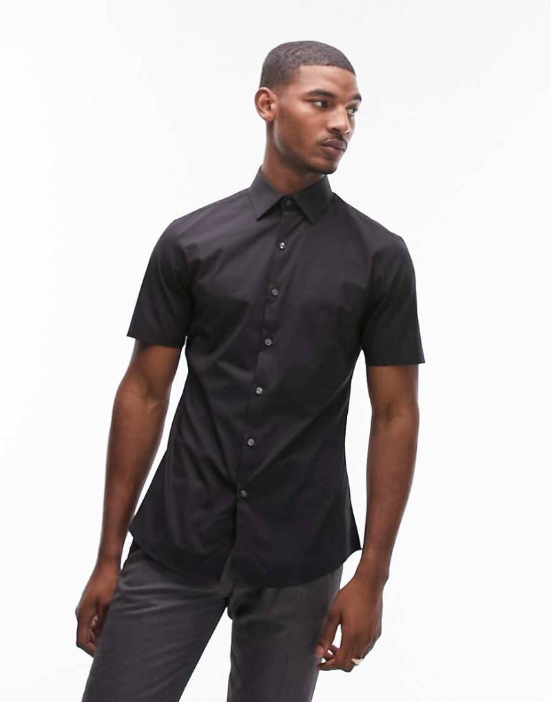 Topman - Kurzärmliges, elegantes Hemd mit schmalem Schnitt in Schwarz von Topman