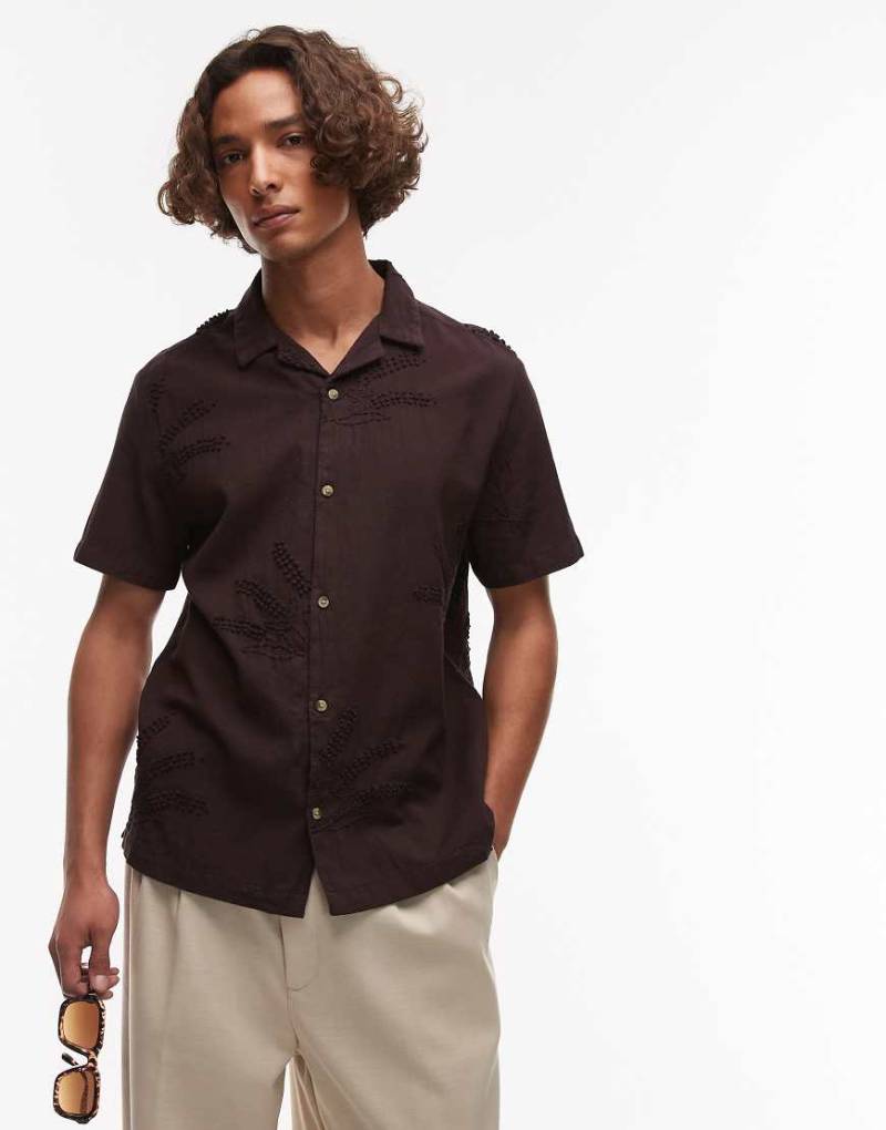 Topman - Kurzärmliges, von Hand besticktes Hemd in Schokobraun von Topman
