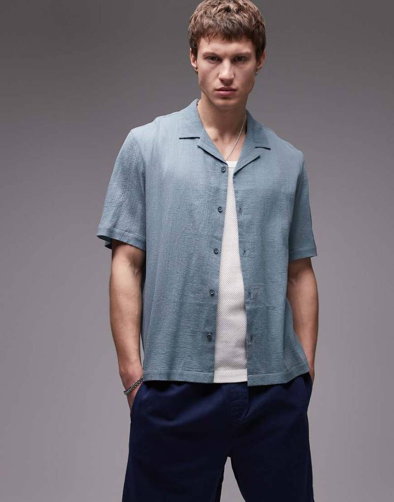 Topman - Kurzärmliges Hemd in Mittelblau mit Knitterstruktur von Topman