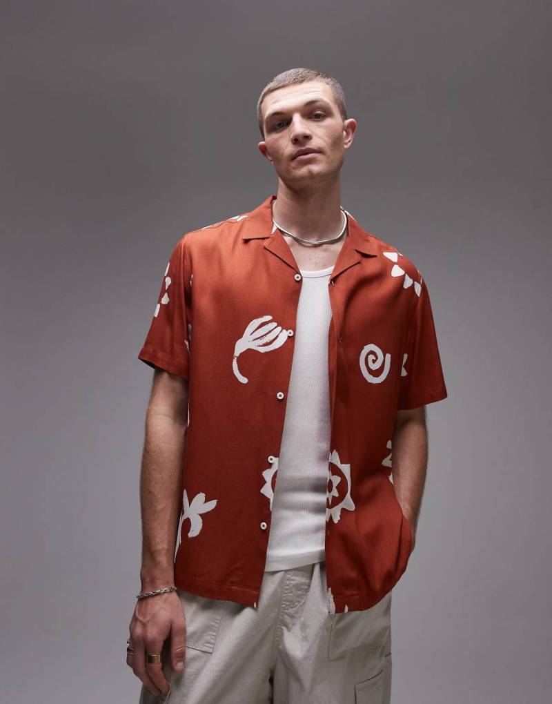Topman - Kurzärmliges Relaxed Fit Hemd in gebranntem Rot mit Sonnen-Prints-Neutral von Topman