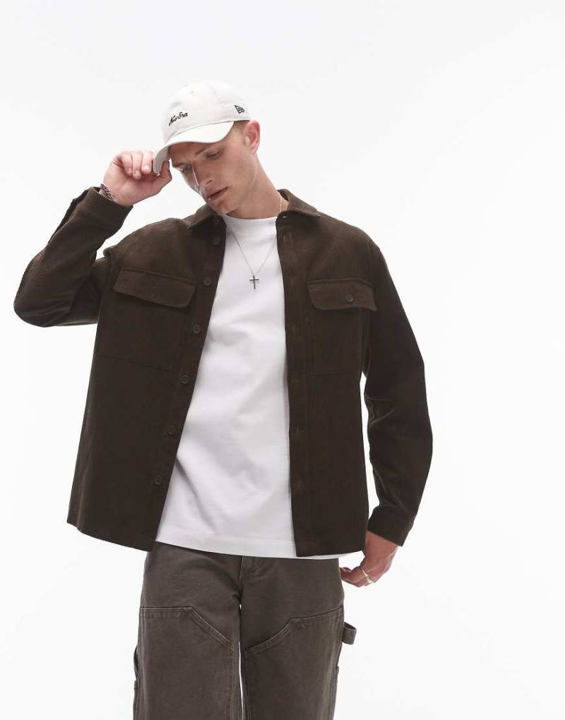 Topman - Langärmlige Hemdjacke aus Cord in Schokobraun von Topman