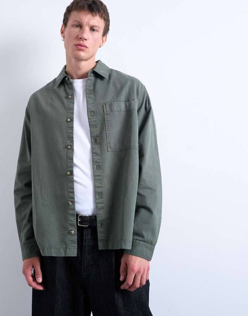 Topman - Langärmlige Hemdjacke in verwaschenem Khaki-Grün von Topman
