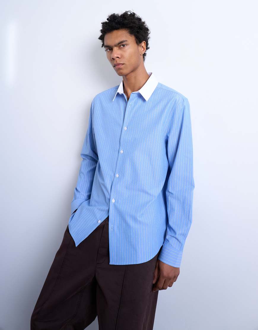 Topman - Langärmliges, elegantes Hemd in Blau gestreift mit regulärer Passform und kontrastierendem Kragen von Topman