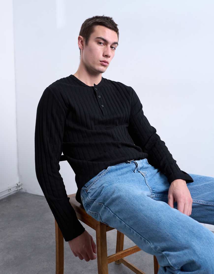 Topman - Langärmliges, geripptes Henley-T-Shirt in Schwarz von Topman