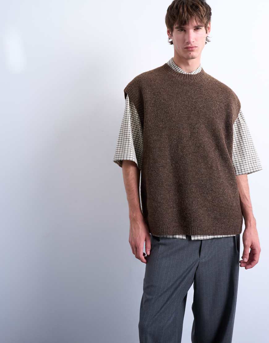 Topman - Oversize-Strickpullunder in Braun mit Rundhalsausschnitt Topman - Oversize-Strickpullunder in Braun mit Rundhalsausschnitt von Topman