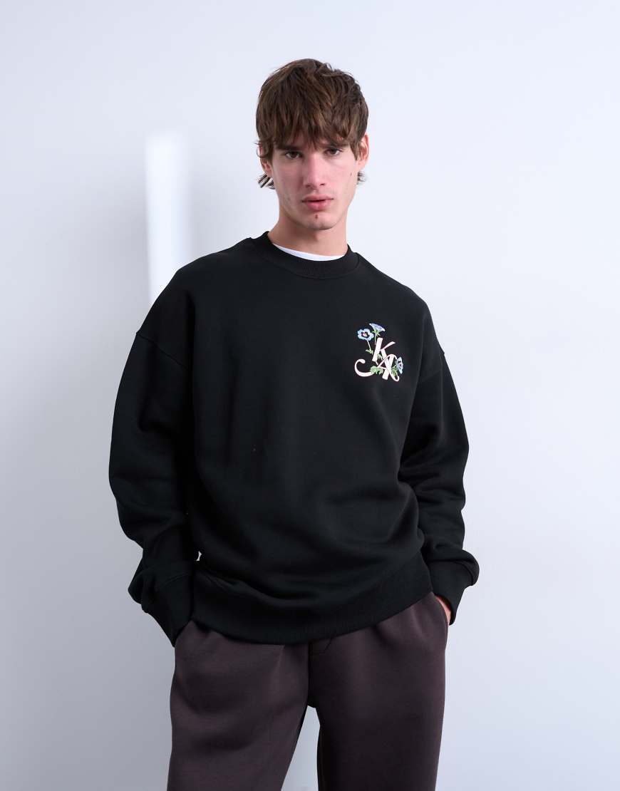 Topman - Oversize-Sweatshirt in Schwarz mit floraler Monogramm-Stickerei von Topman