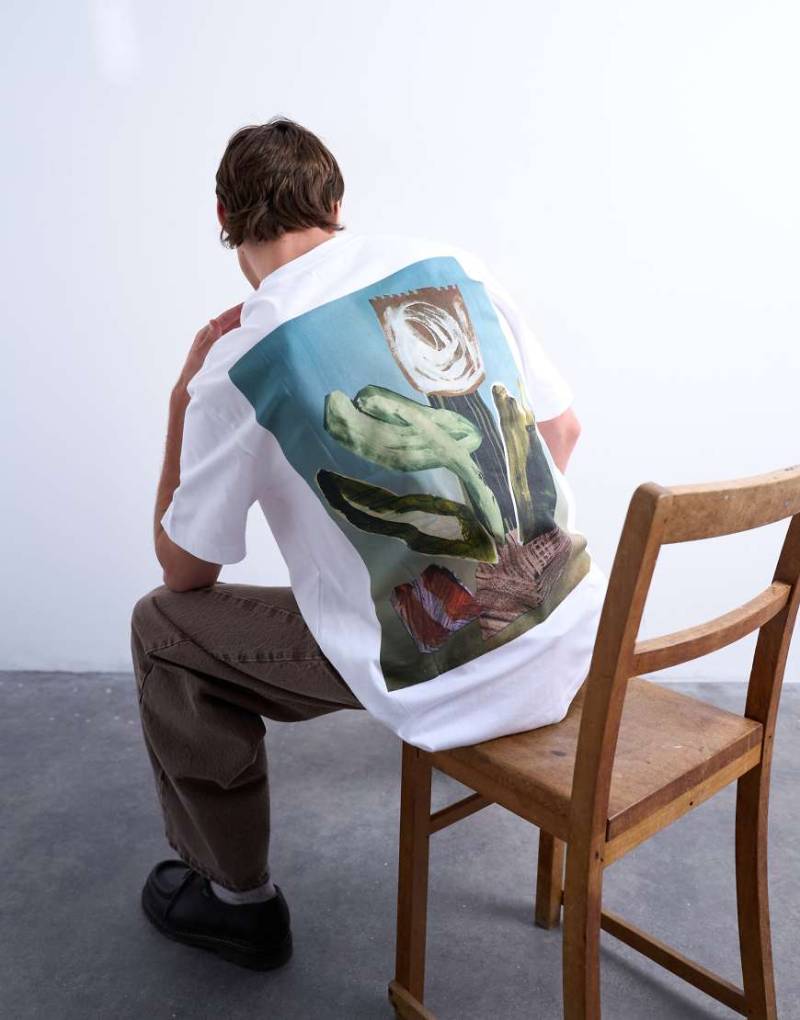 Topman - Relaxed-Fit-T-Shirt in Weiß mit floralem Collagen-Print auf Vorder- und Rückseite von Topman