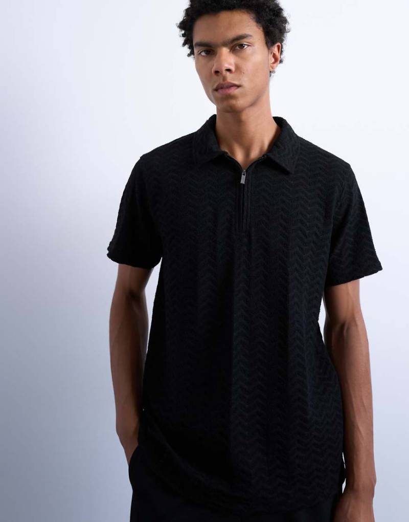 Topman - Polo-Oberteil aus Jersey in Schwarz mit Zickzack-Muster von Topman