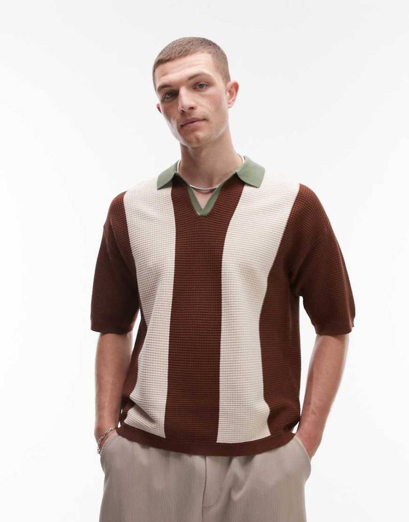 Topman - Poloshirt aus Strick im Farbblock-Design in Salbeigrün und neutraler Farbe mit Reverskragen-Bunt von Topman