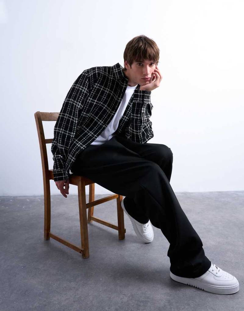 Topman - Regular Fit Hemdjacke in Schwarz mit strukturiertem Karomuster von Topman